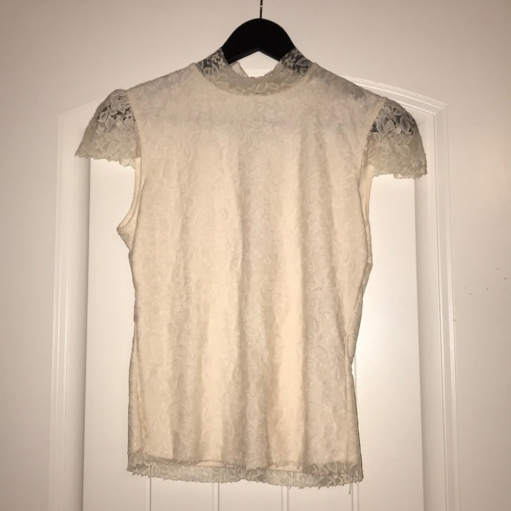 NWT Laundry by Shelli Segal Lace Warm White top